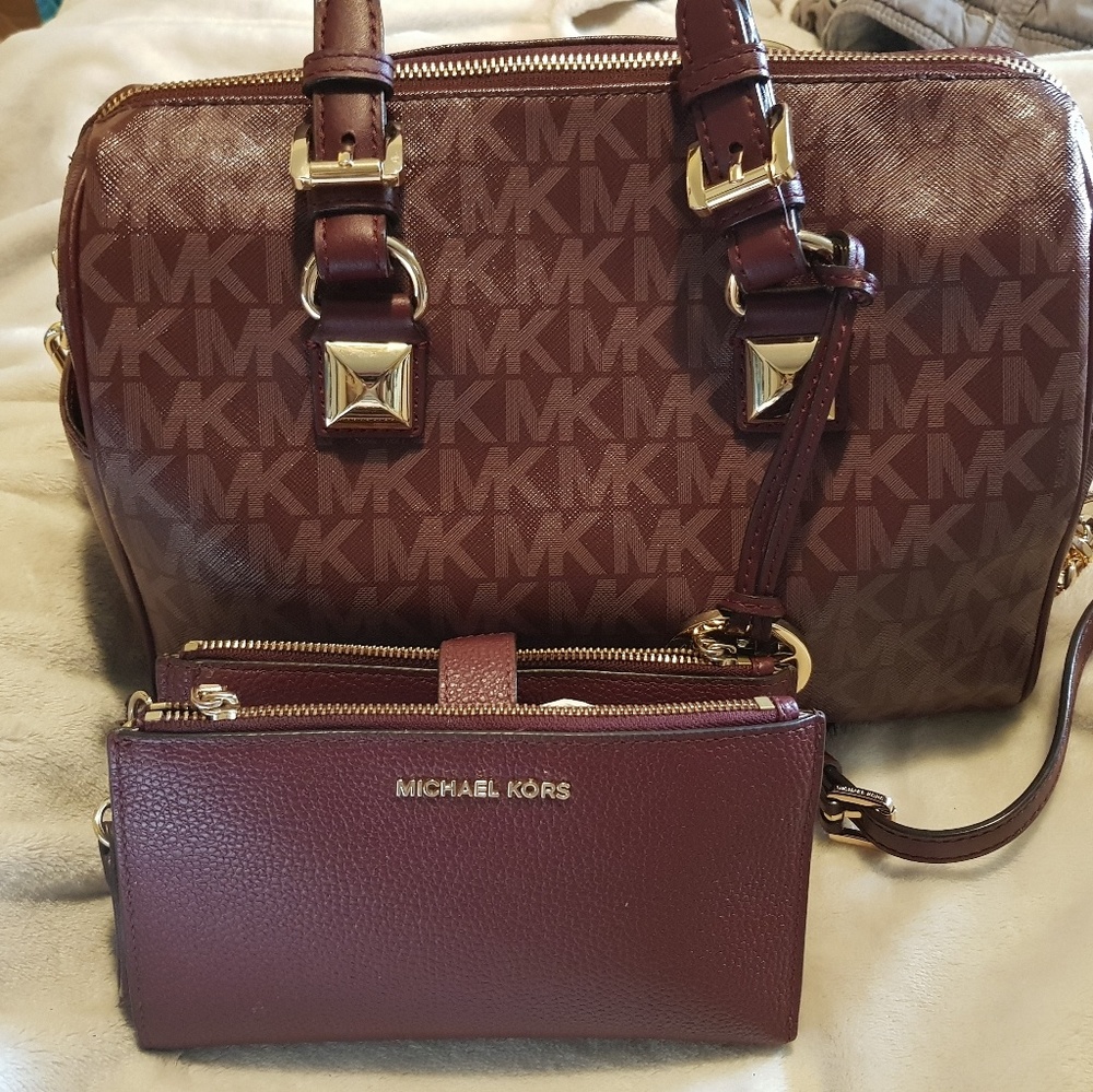 Michae Kors Merlot Grayson $348 With Wristlet